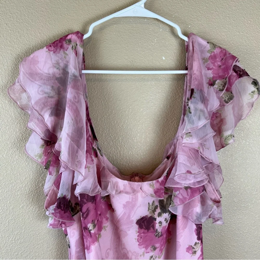 ASOS Design Curve ruffle maxi dress with flutter sleeves in pink floral print - Picture 5 of 12